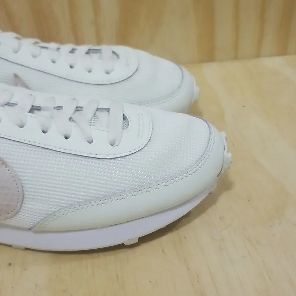 Nike Womens Daybreak Size 9 Sneakers